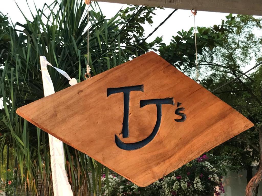 Juliantos By The Sea Hotel Gili Air